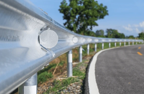 وحدة تصنيع الحواجز المعدنية (Guardrails)